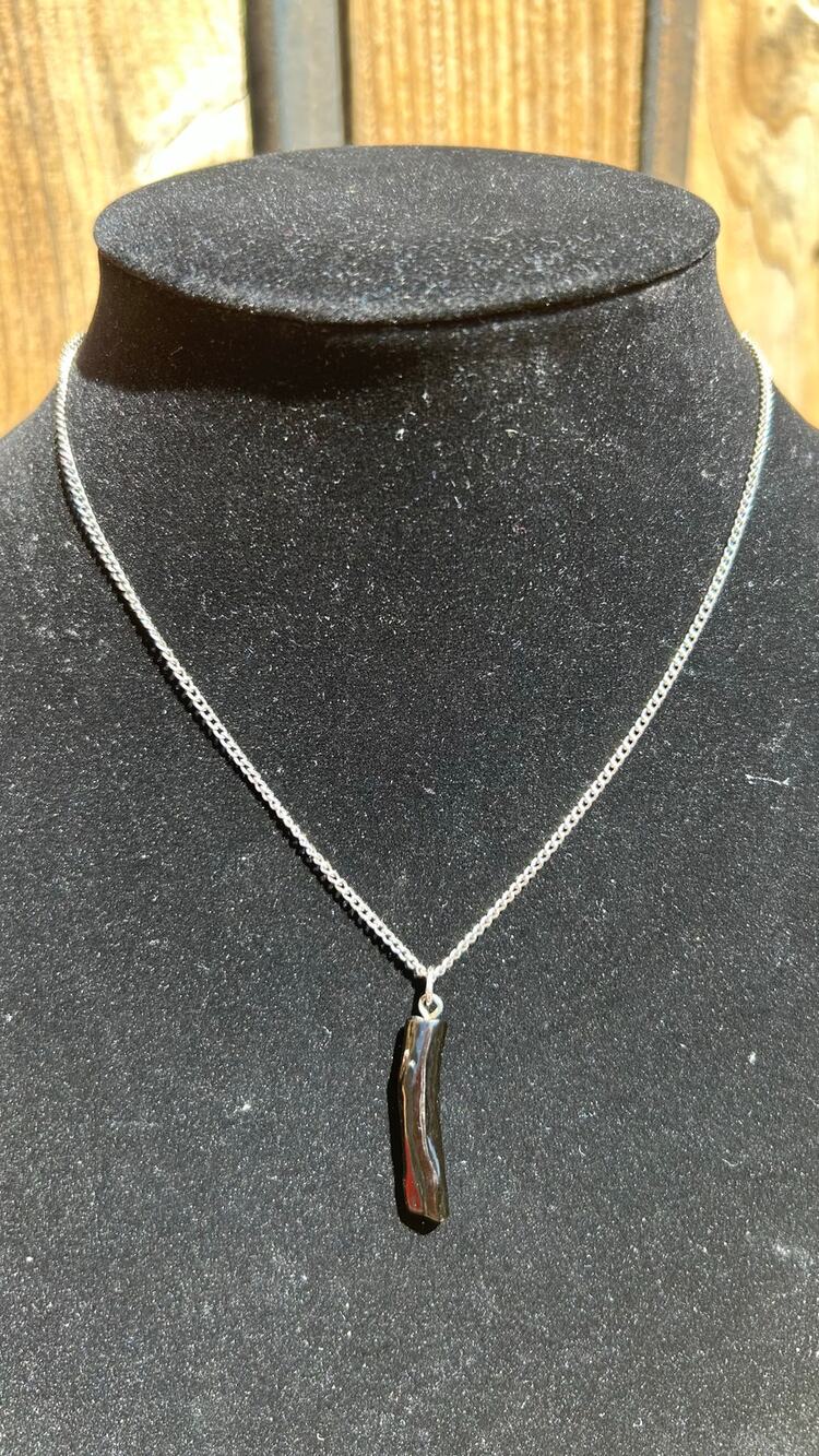 Black Coral Hawaii Pendant Necklace with History Paper Handcrafted Vintage